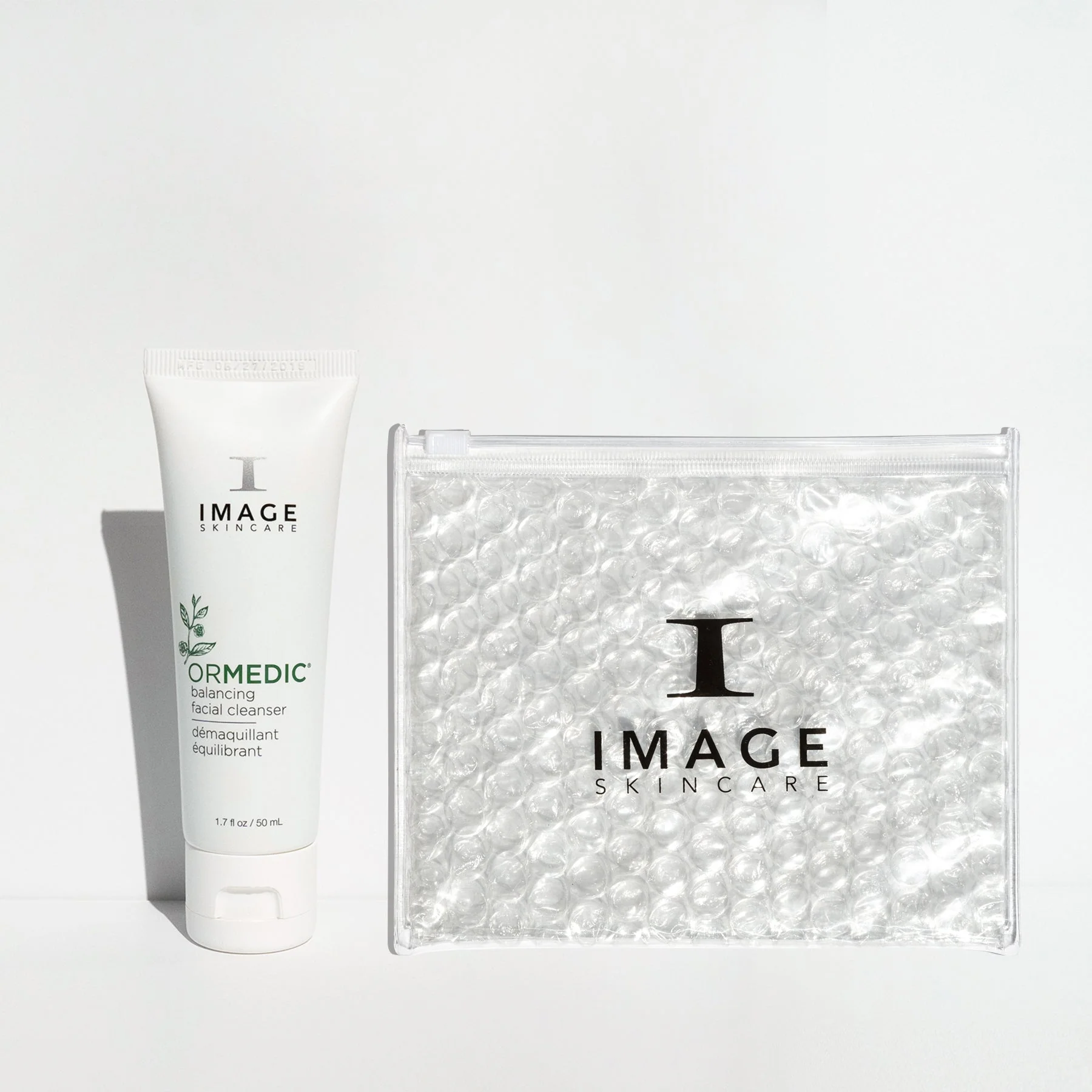 Discovery-size ORMEDIC® balancing facial cleanser - Image 2