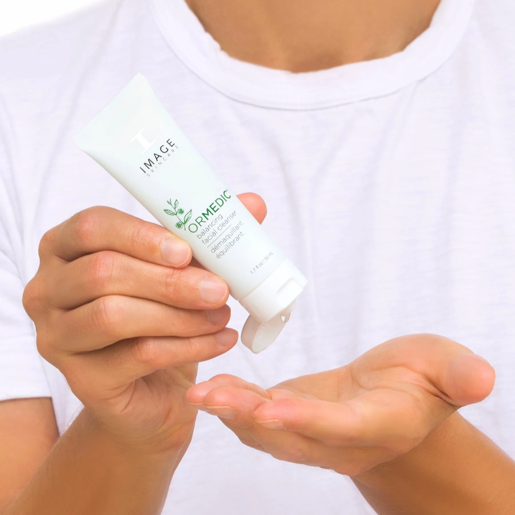 Discovery-size ORMEDIC® balancing facial cleanser - Image 4