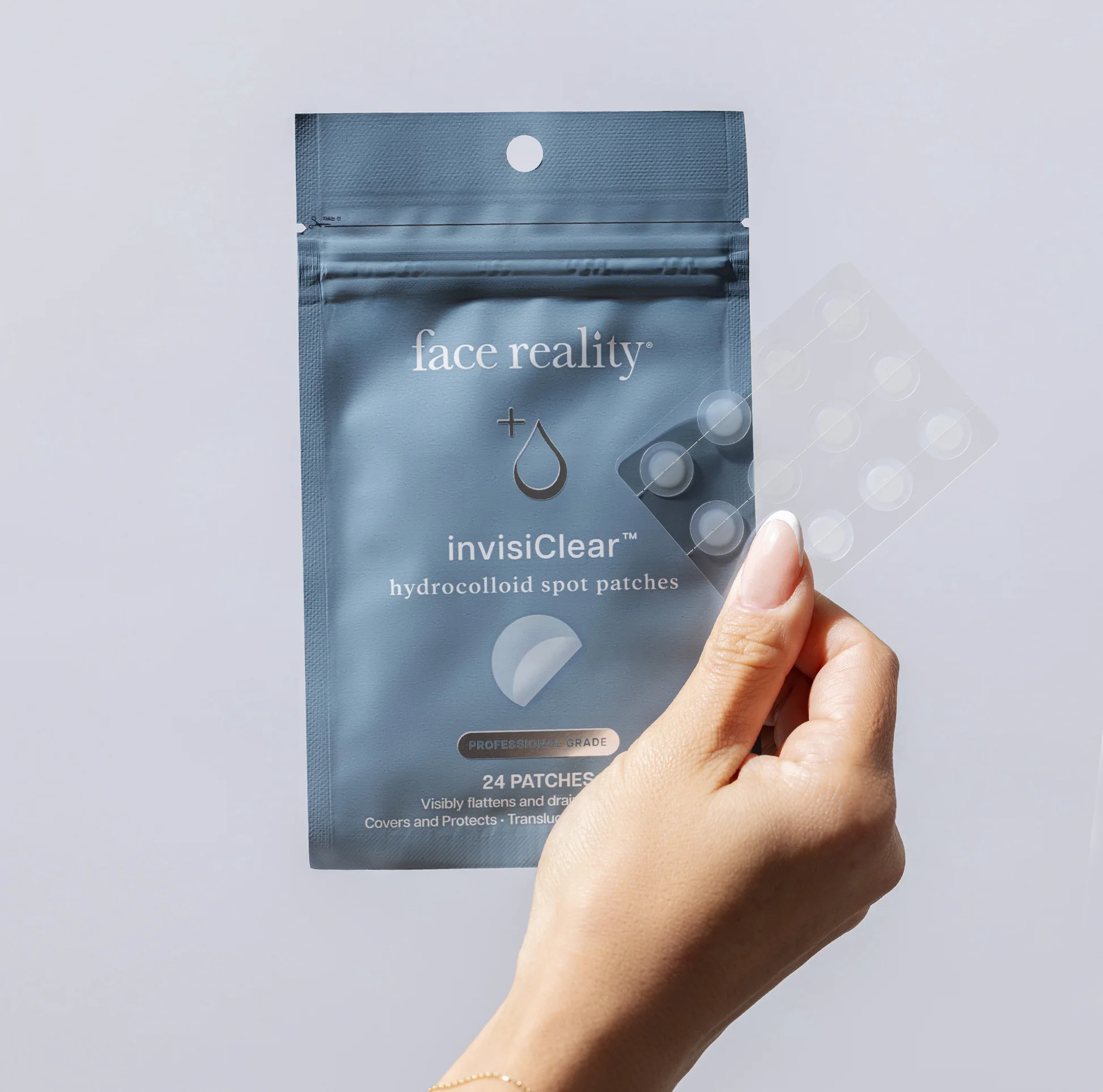 invisiClear™ Hydrocolloid Spot Patches (24 Patches) - Image 2