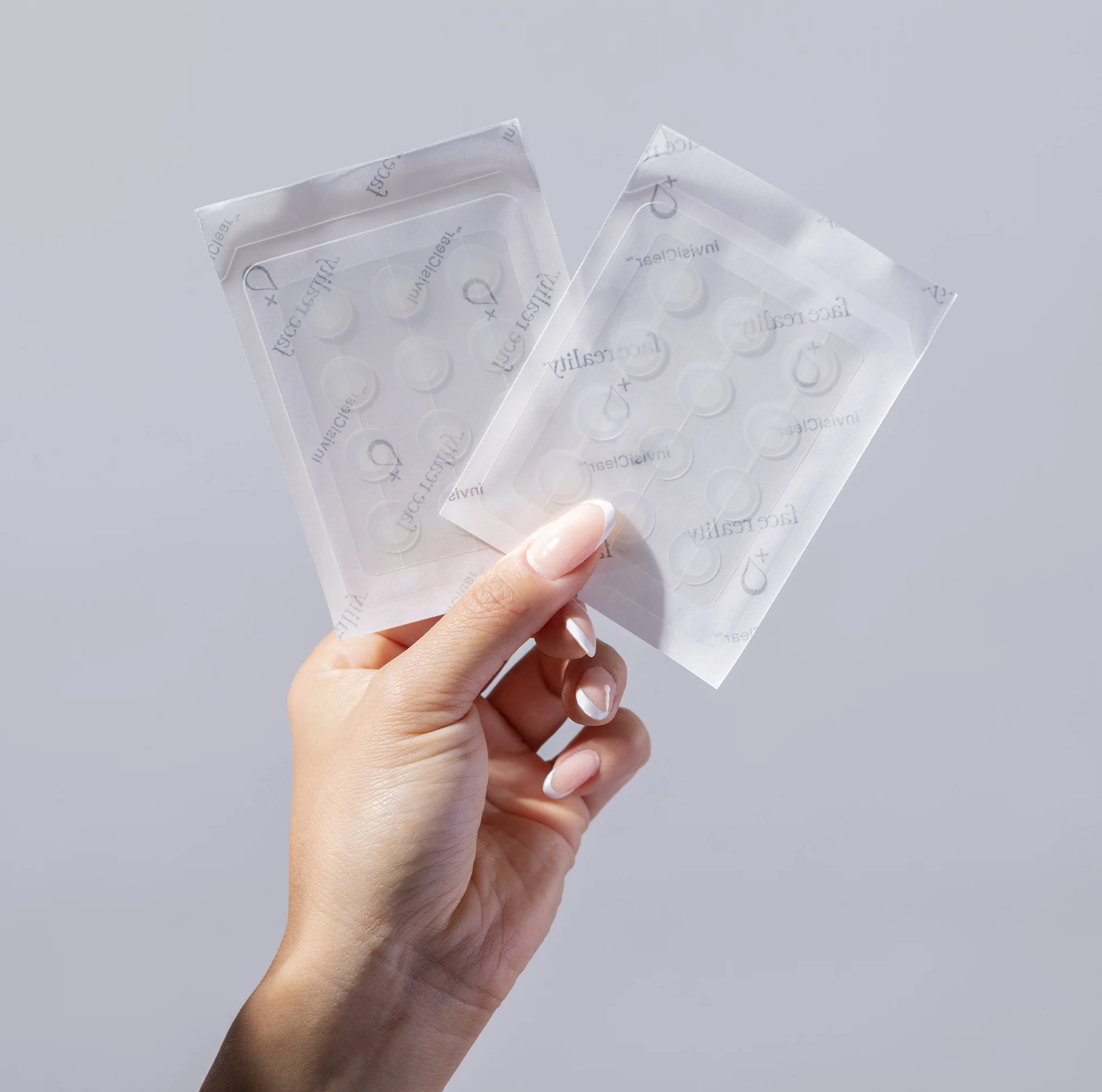 invisiClear™ Hydrocolloid Spot Patches (24 Patches) - Image 7
