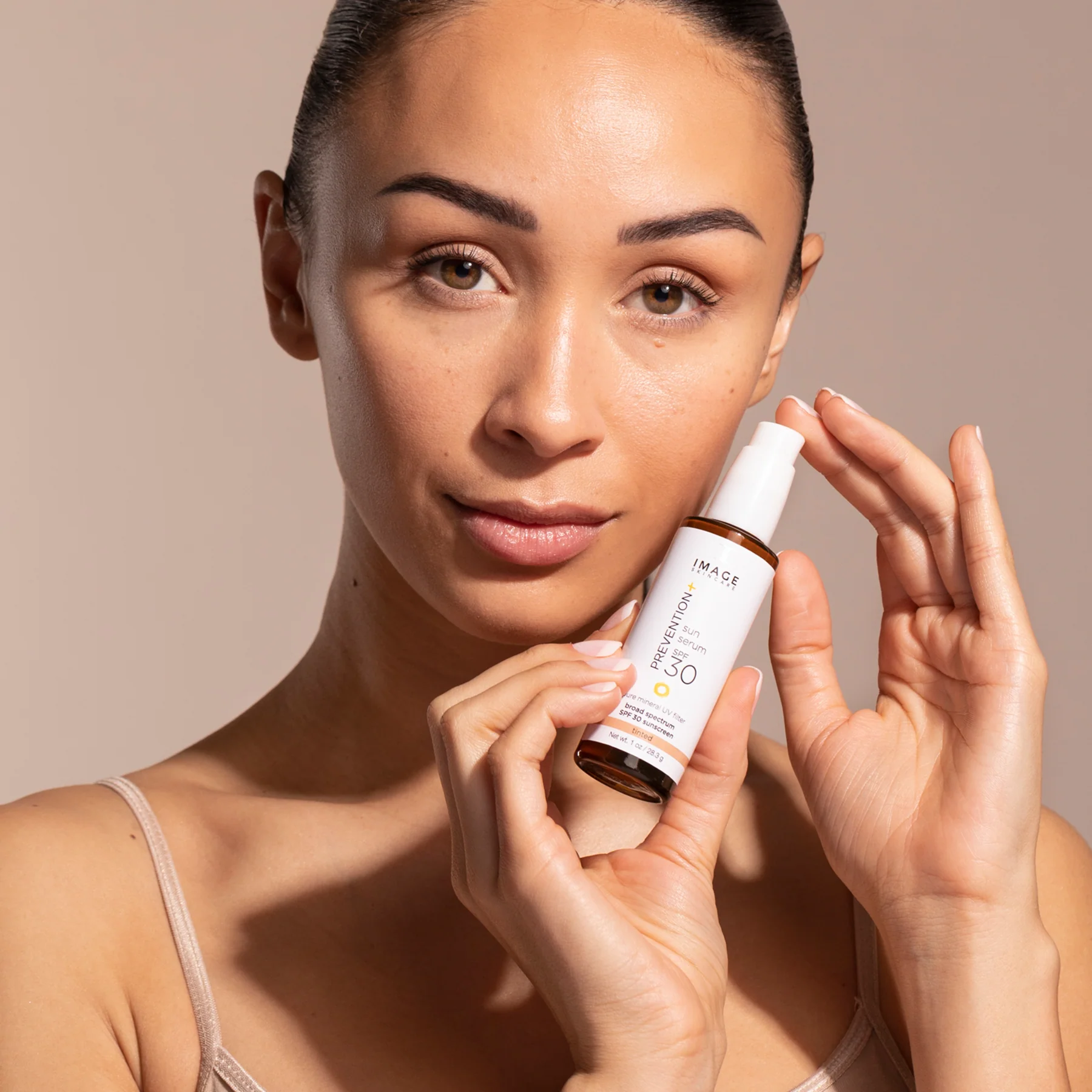 PREVENTION+® sun serum SPF 30 tinted - Image 5
