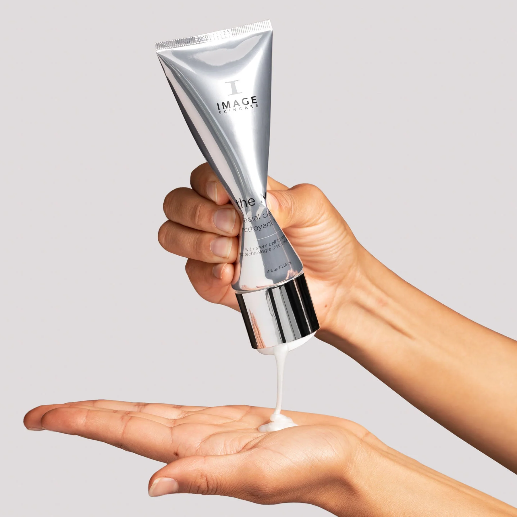 the MAX™ facial cleanser - Image 4