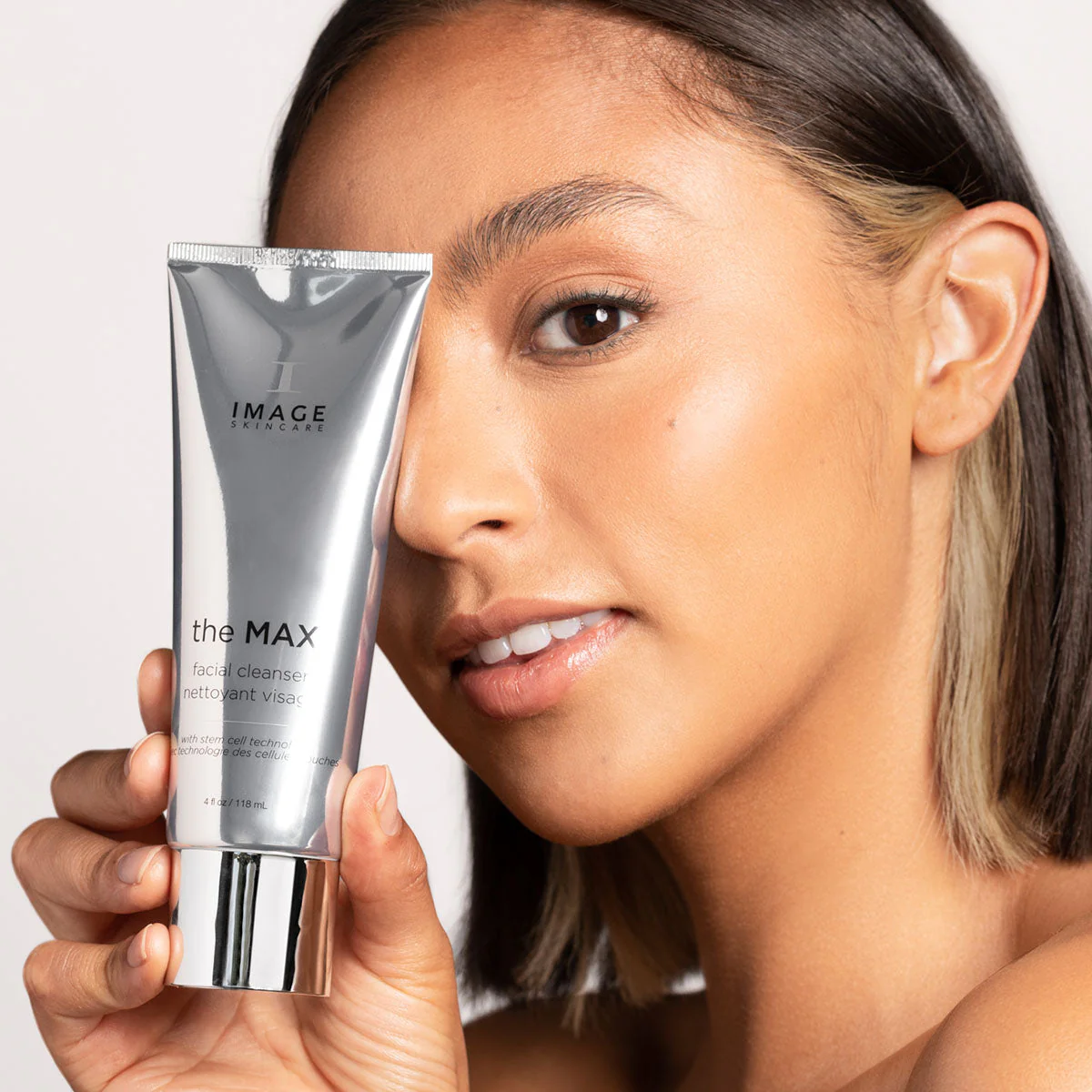 the MAX™ facial cleanser - Image 5