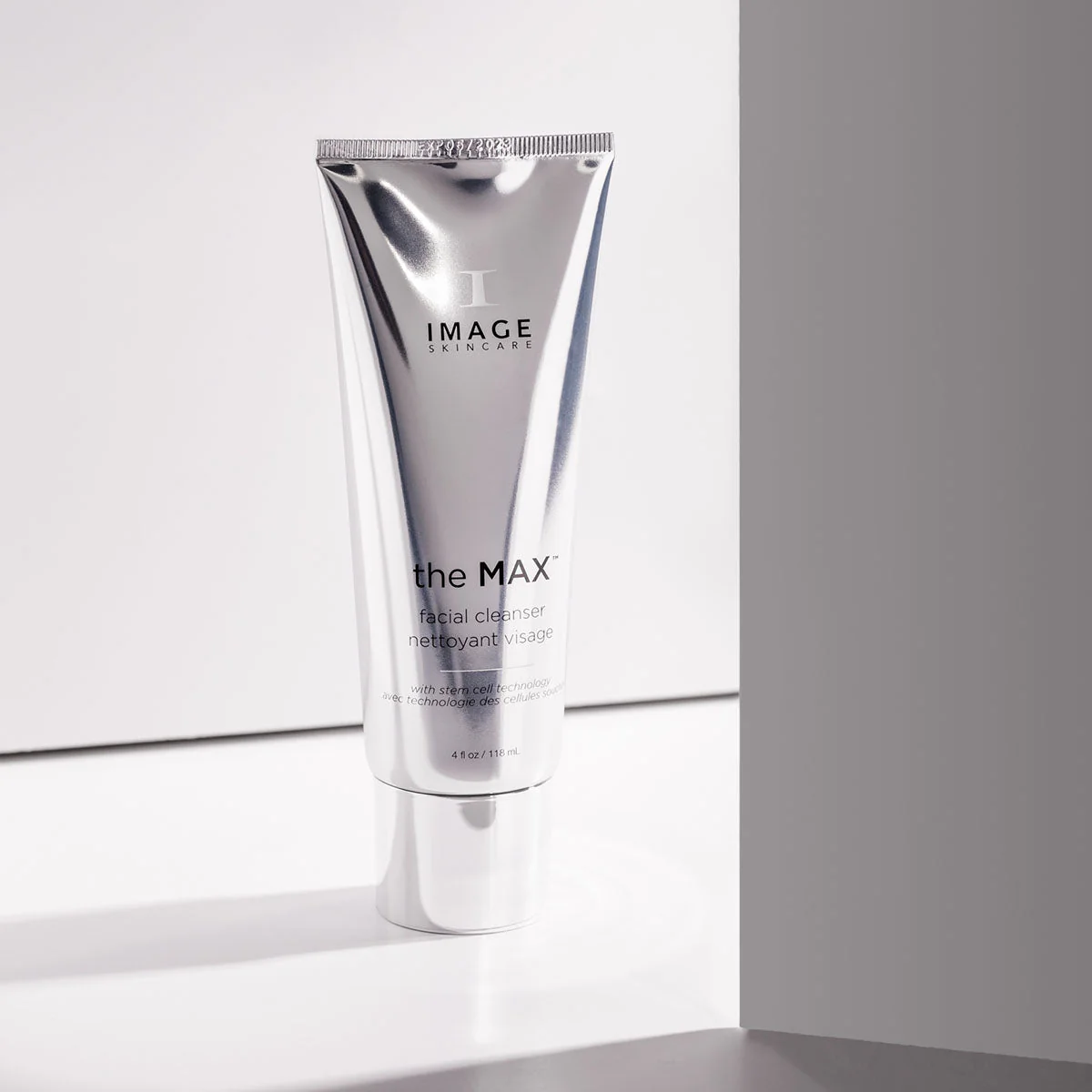 the MAX™ facial cleanser - Image 6