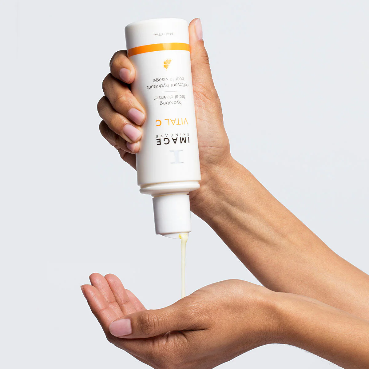 VITAL C hydrating facial cleanser - Image 4